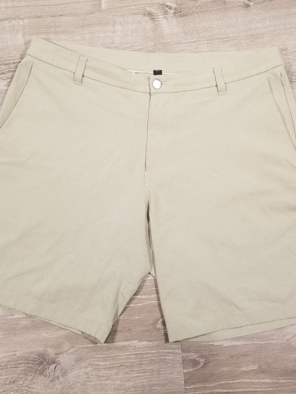 Lululemon Mens 36 Commission 9" Shorts Beige ABC Stretch Golf Chino Classic Fit